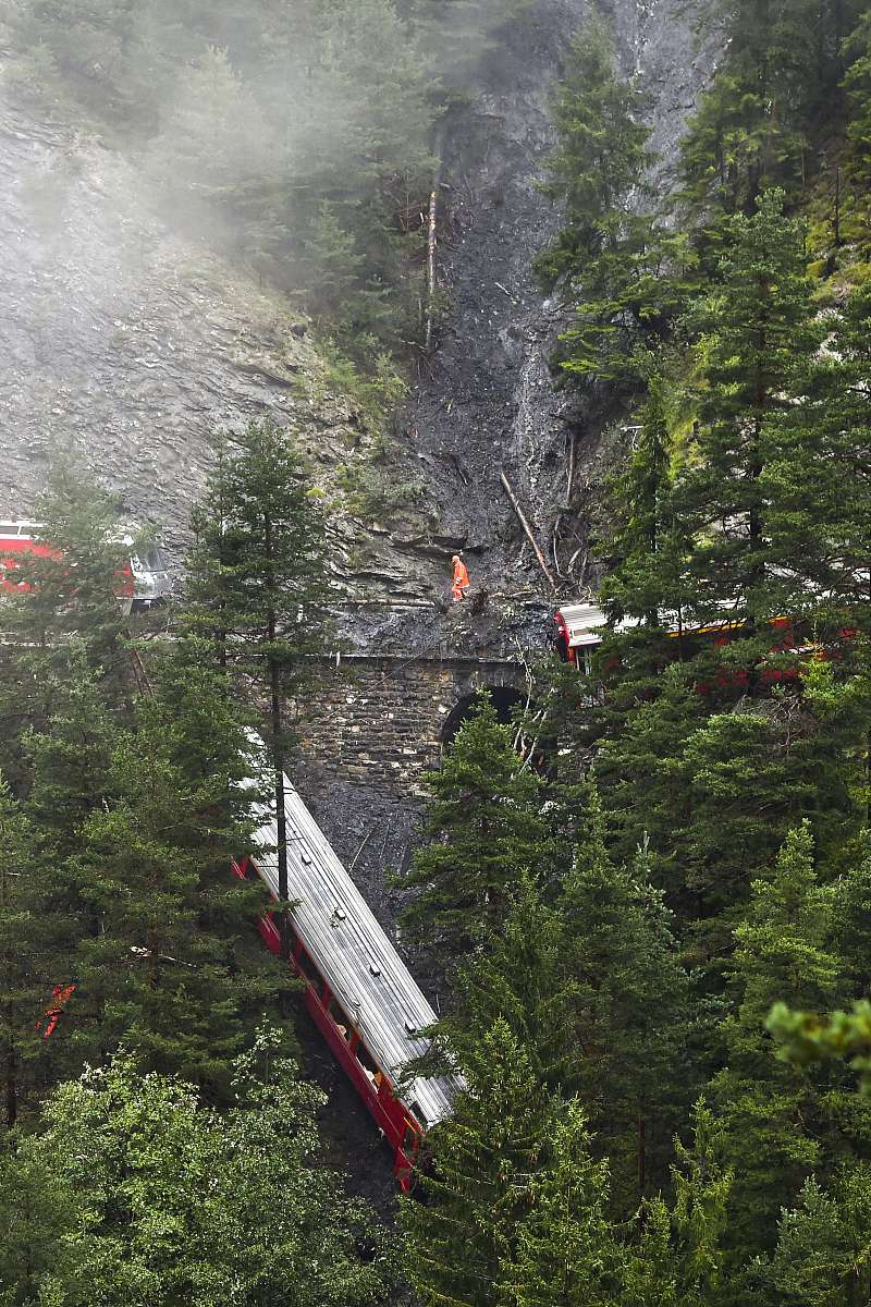 matlab创建3000行13列元胞数组