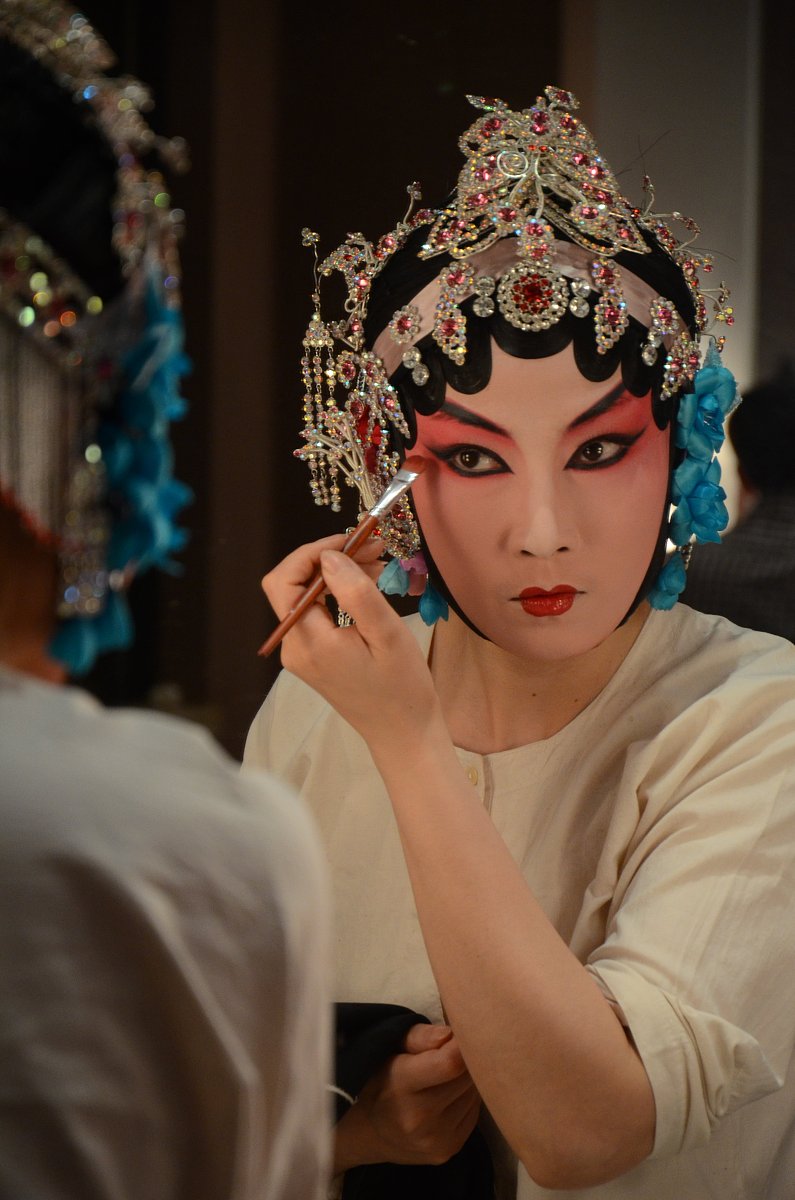 2013年5月20日,第26届中国戏剧梅花奖在四川成都揭晓.***_***2012年4