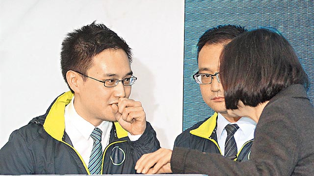 “小鲜肉”让蔡英文不堪 台名嘴:民进党撒人占位