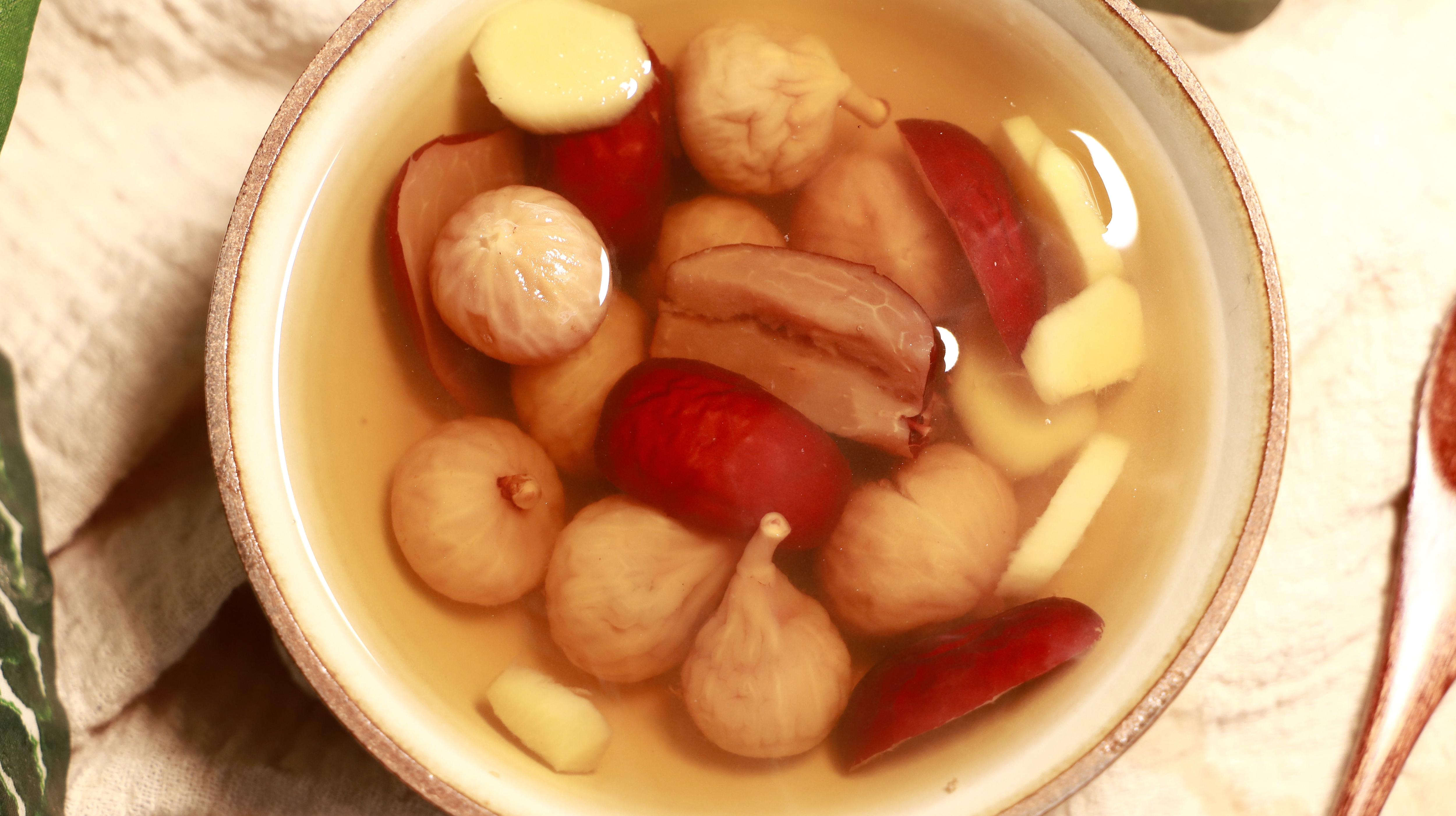 秋冬季感冒多发,常喝这碗汤,有效驱寒预防感冒,还能补气血!