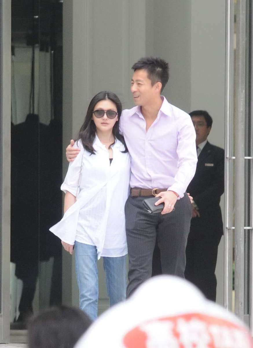 七言绝句：情场官司难言胜，账号曝光命如悬