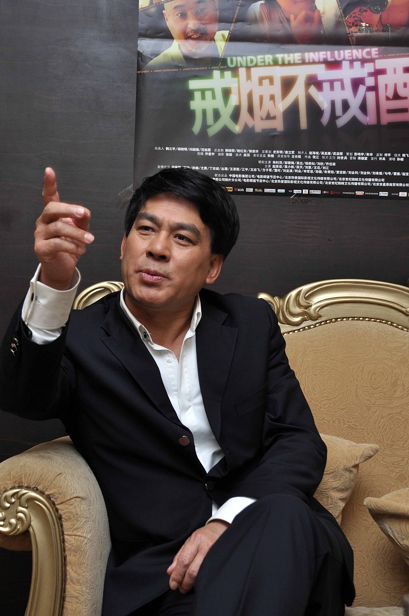 帮我写一份戒烟的每日计划要求人性化内容列出10点要求详细再详细一些