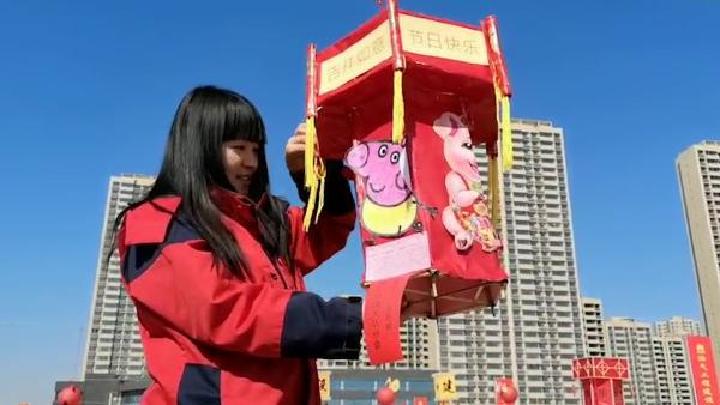 气田工人制花灯迎元宵,小猪佩奇灯惹眼