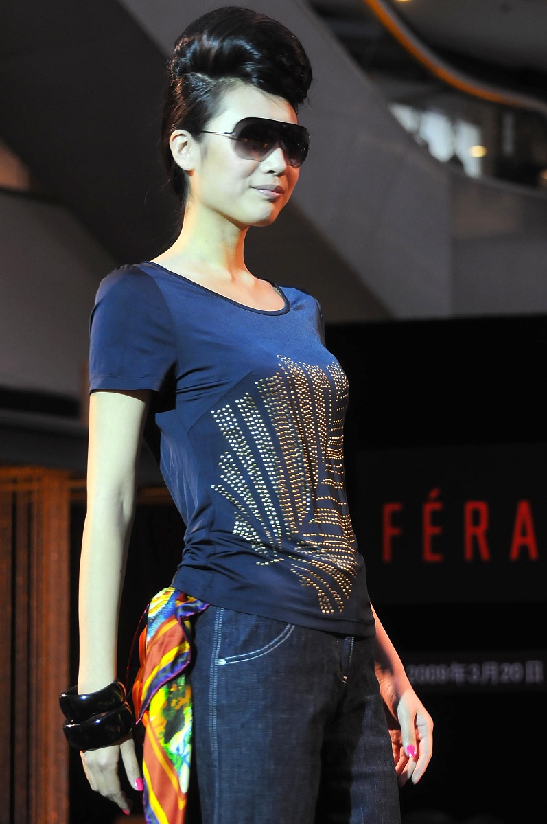 2009年3月20日,上海,法国著名品牌feraudn秀场.***_***feraudn女装秀+