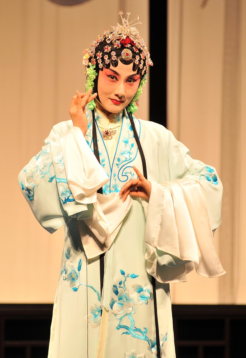 2009年6月26日,南京,昆剧《钗钏记 落园》由江苏省昆剧院演出.***_***