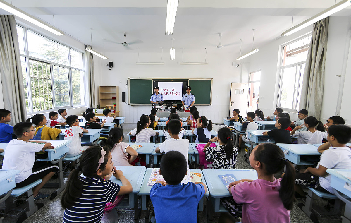 高职院校普通话推广实施下一步工作考虑和对策建议 - 提升学生语言能力