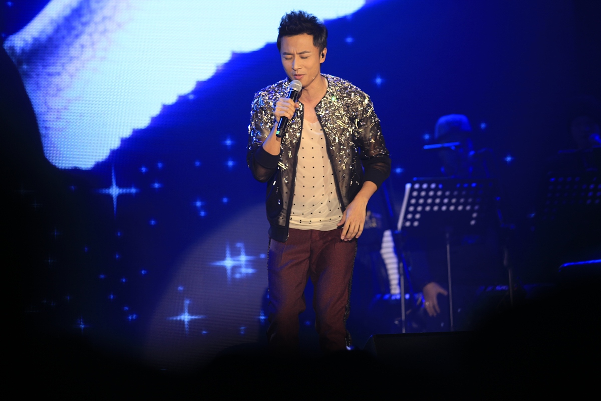 黄耀威：音乐与演艺的传奇人生