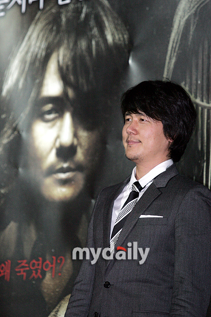 2010年3月11日下午,韩国影片《无法者》首映仪式在首尔东大门某影院举