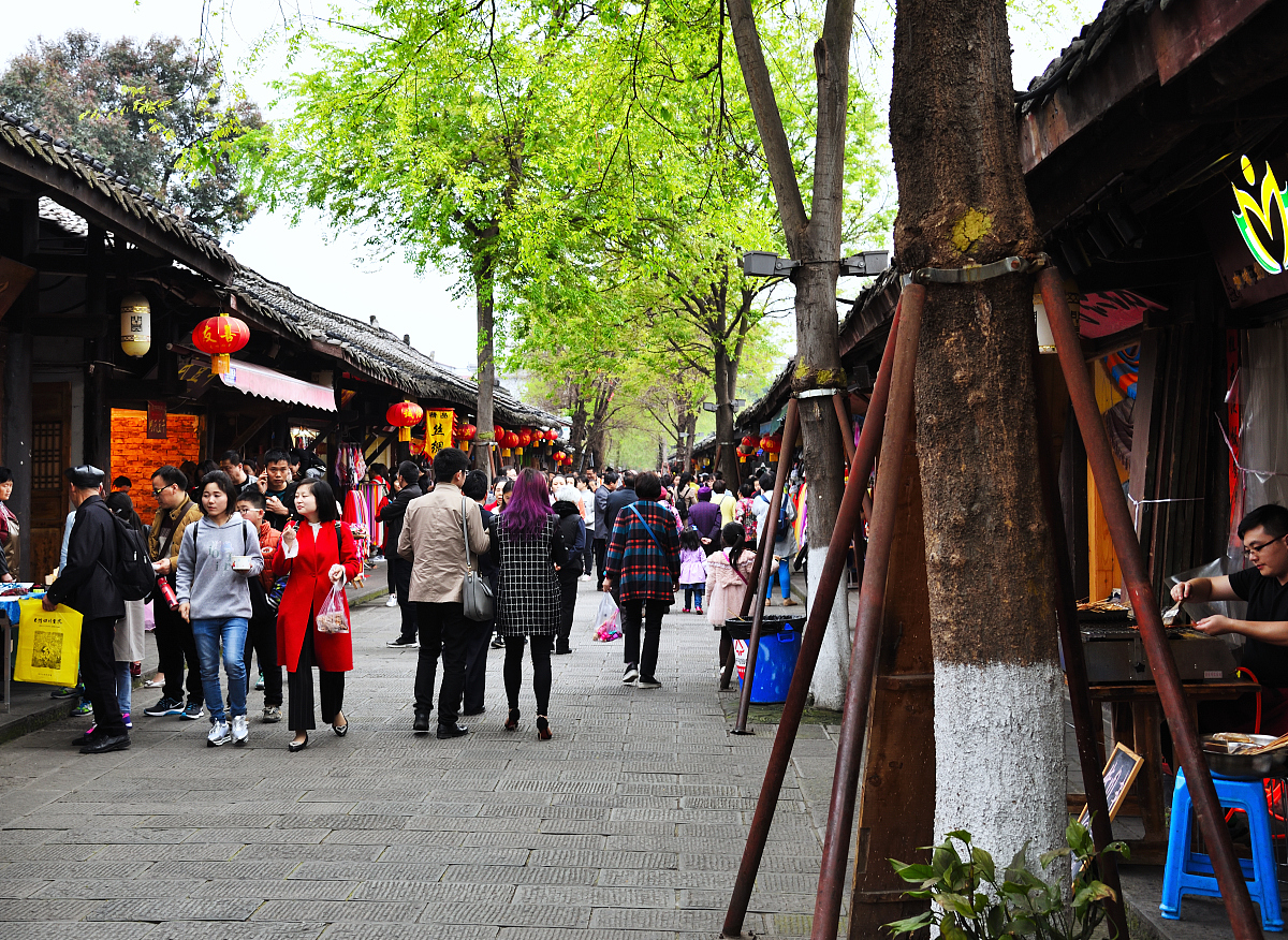 关于四川阆中房建施工总承包二级资质新办及转让多少钱内容生动