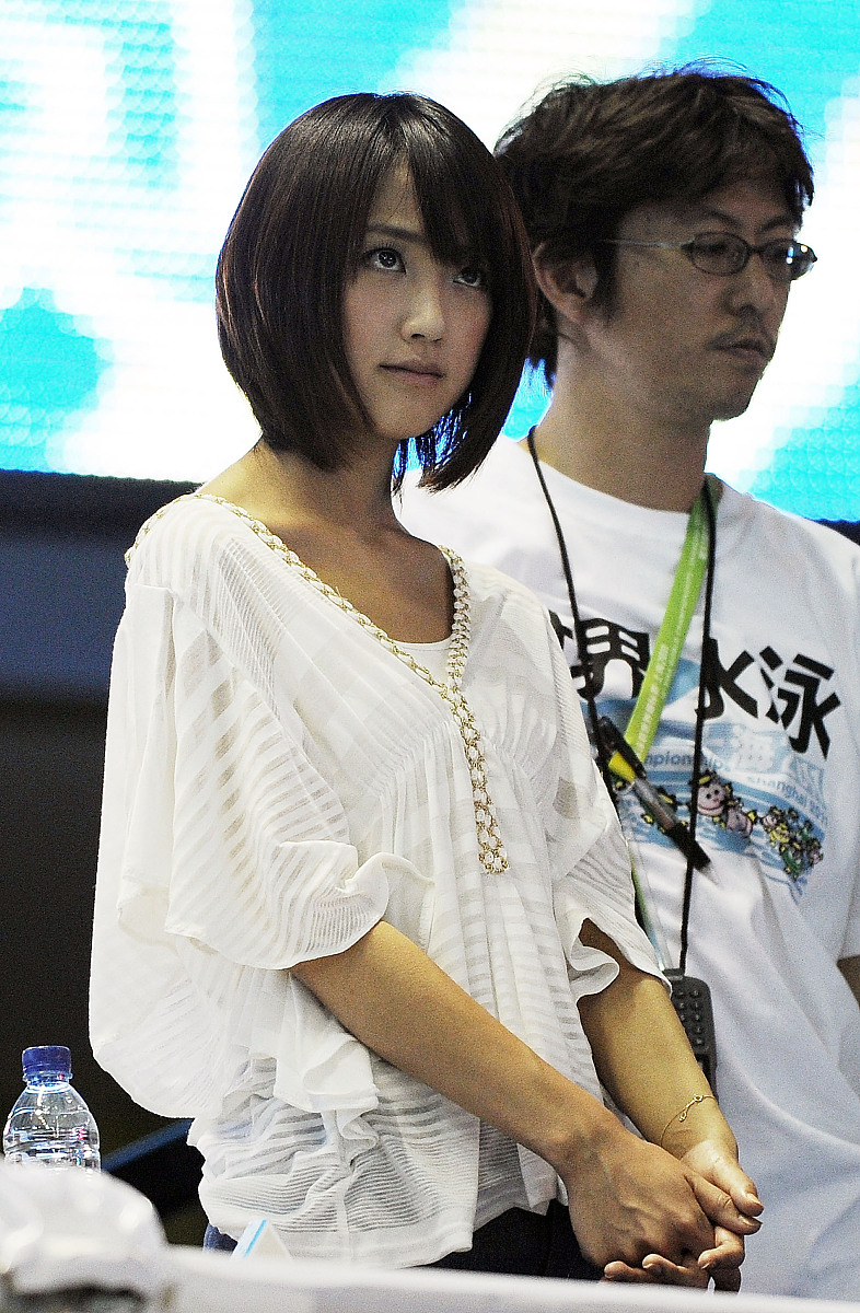 2011年7月29日,中国上海,2011游泳世锦赛第14日,日本清纯主播专注关注