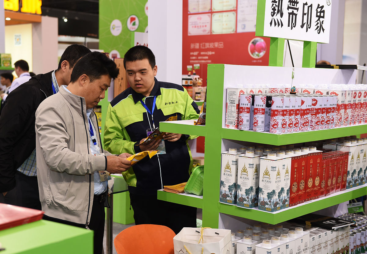 请帮我扩充对中泰农产品贸易的现有问题对策中改善农产品质量和安全标准这一条
