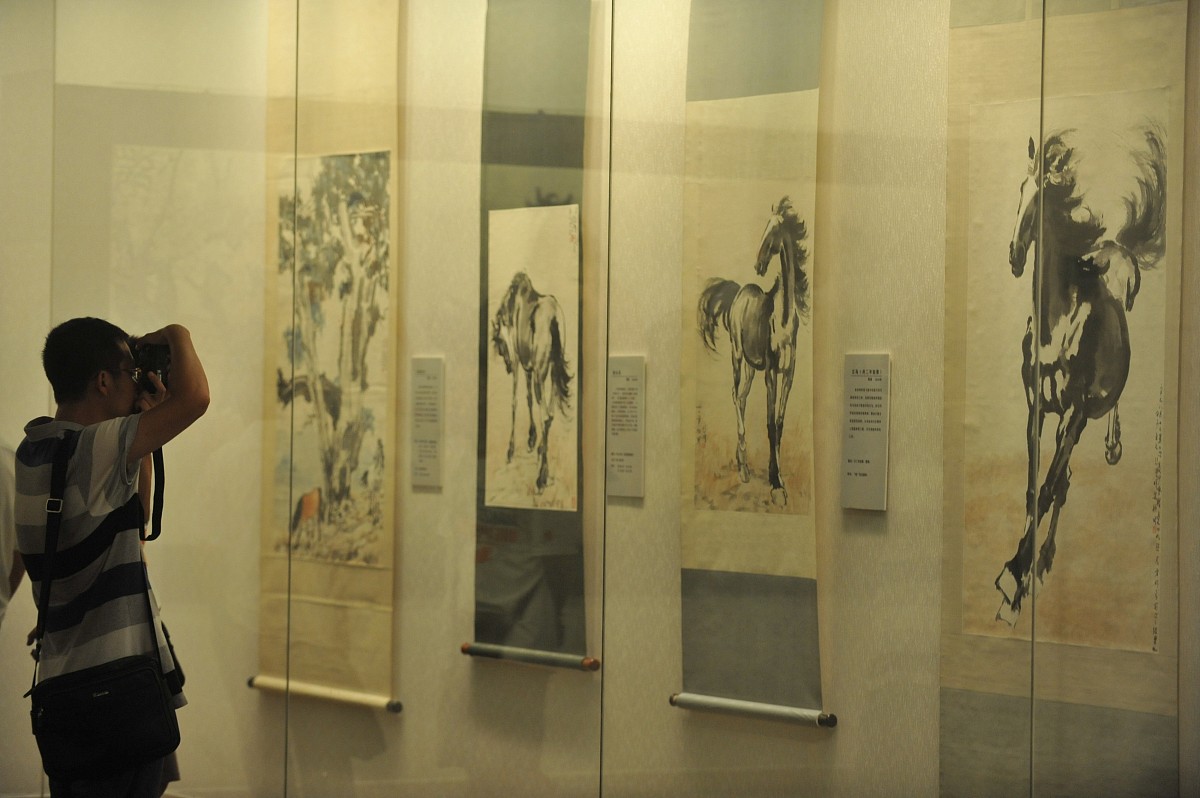 徐悲鸿：点线化风格的开创者和中国现代美术教育的先驱