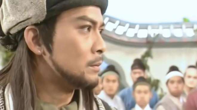 乔峰大战聚贤庄,天下群雄奋起攻之,不料反被乔