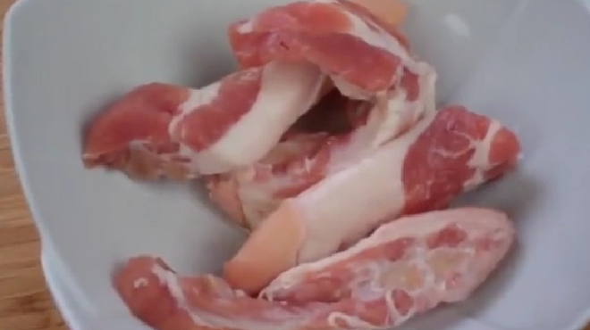 没想到猪身上这个部位,除了含有胶原蛋白,还有丰胸的效果