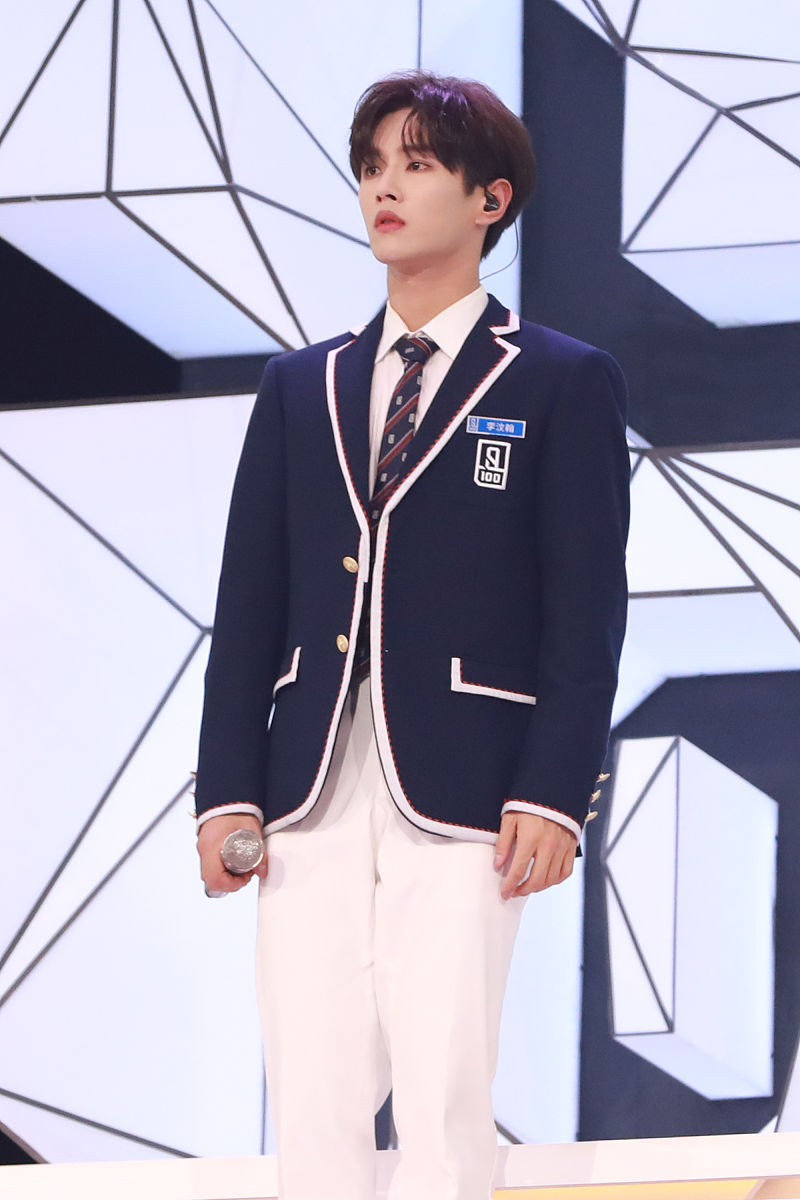 偶像练习生中谁练习时长两年半的男生