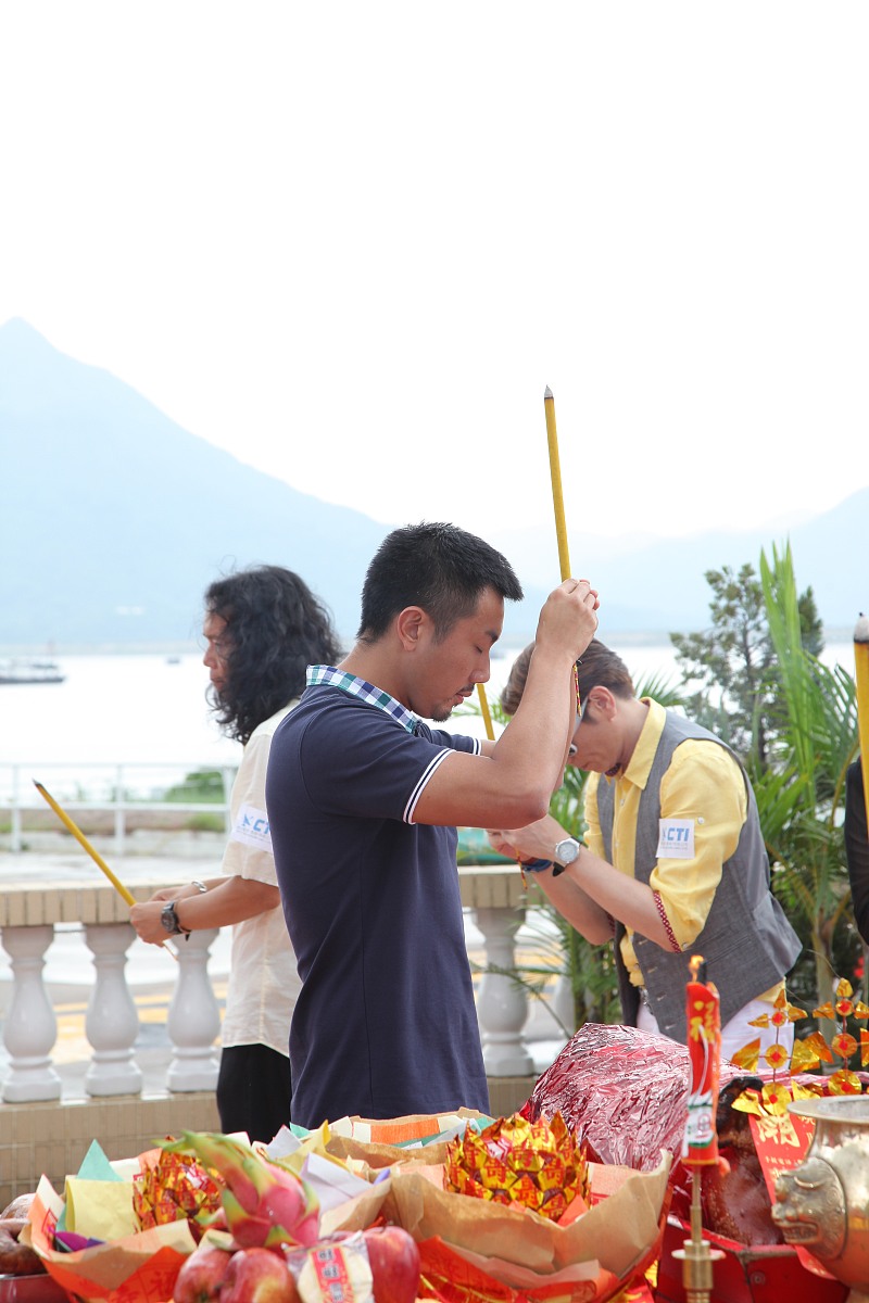 2012年6月26日,香港,电视剧《第二人生》开镜拜神.***_***刘浩龙+++_+