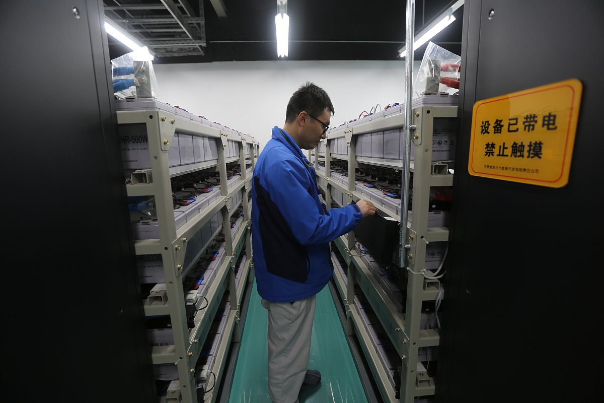 光缆密度作为工业智能化工具变量：与劳动力就业的外生性分析