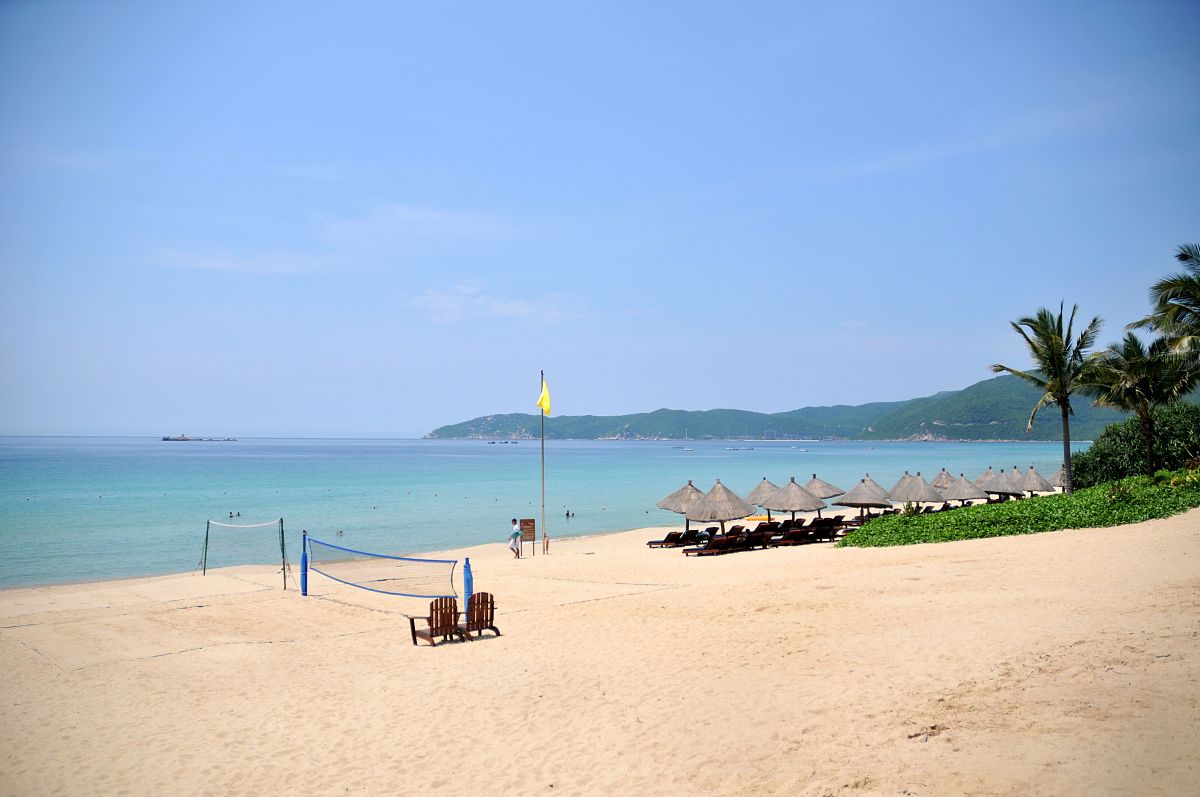 整理一下变成自己的一段话2、剔除浏览人数低于 2000 的游记以阅读量多少进行排名刷选；3、对于游记字数少于 1000 字游览路线不够完整、游记内容流水账无逻辑的文章进行删除；4、删掉与三亚旅游相关性较低的游记部分游记虽然提及了三亚但主要内容是记录的是万宁、陵水景区的游记内容；5、我们只选择记叙文基于网络文本分析的三亚旅游目的地形象感知研究排除视频和纯图片等记录的游记；6、明显有三亚酒店、景点介绍