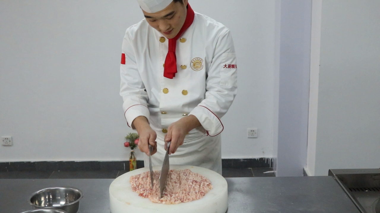 淮阳名菜:“狮子头”的养生做法,口感脆脆,一点都不腻