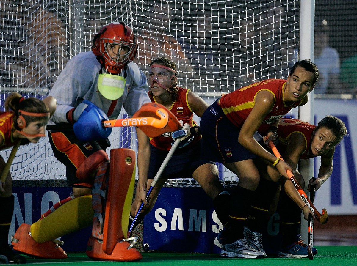 madrid, spain - october 06:   spanish players wait for australia