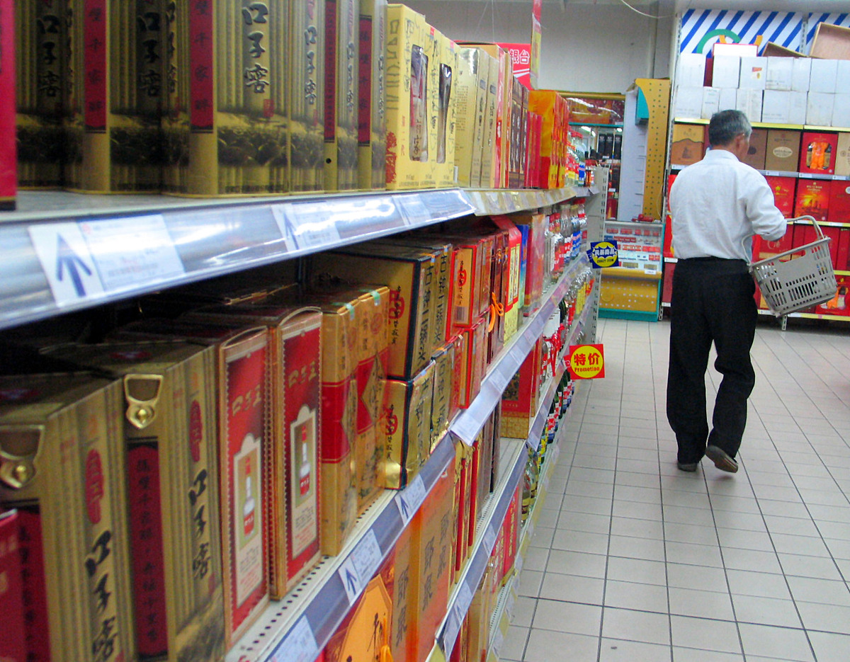 烟酒快递寄送指南：限制、规定和安全须知