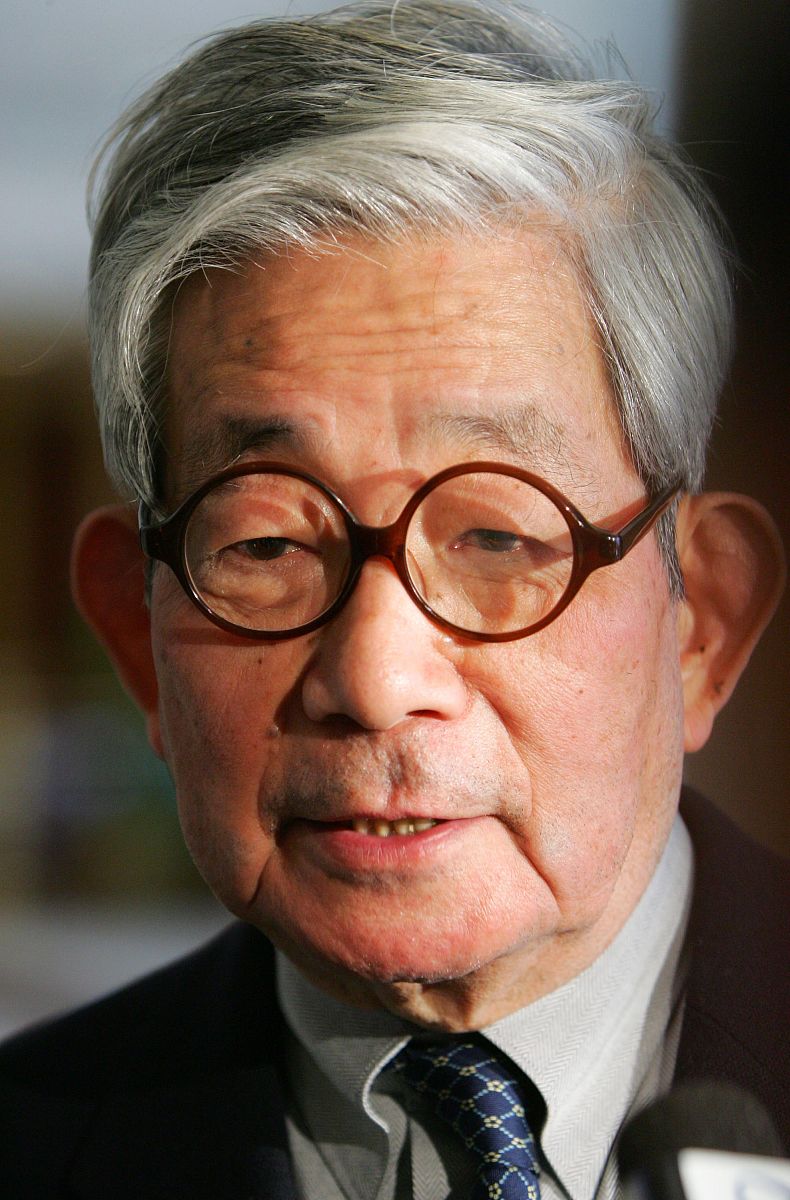 2009年1月16日,北京,"21世纪年度最佳外国小说微山湖奖"颁奖仪式.日本