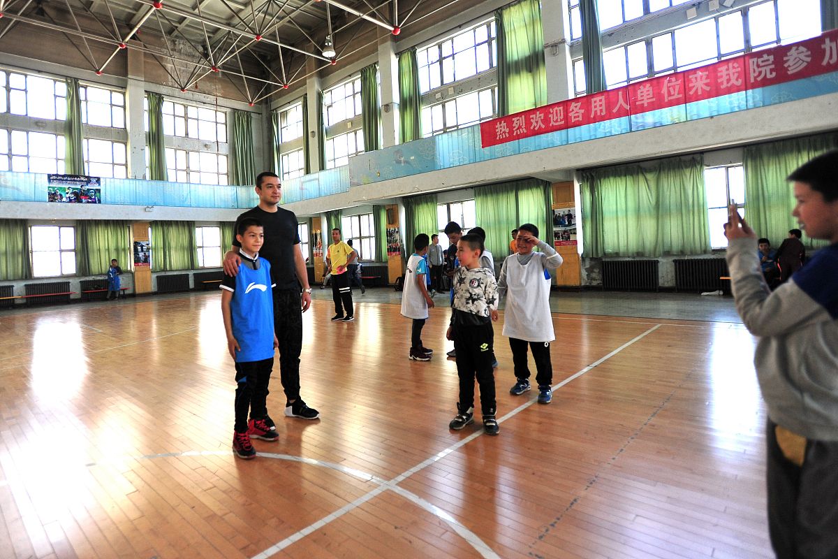莱芜市体育运动学校地址：山东省莱芜市钢城区莱芜大街南段666号