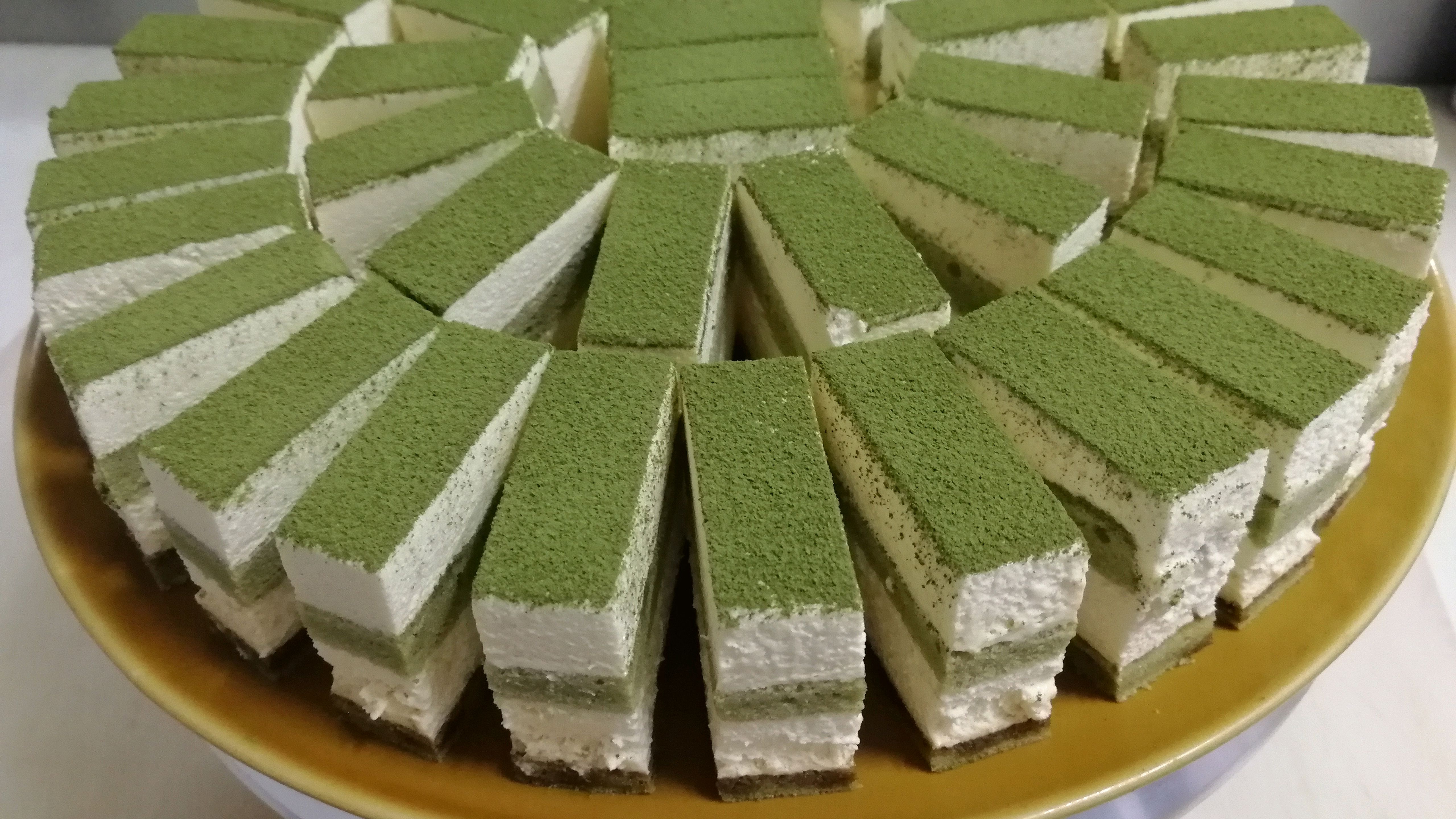 抺茶提拉米苏,简单的几种材料通过调配就能做出美味的慕斯蛋糕