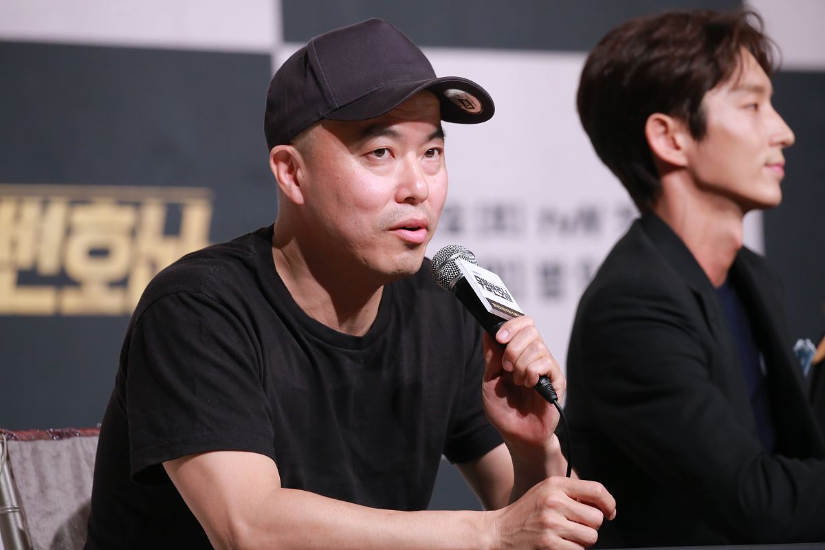 2018年5月8日,韩国首尔,艺人出席新剧《无法律师》发布会.