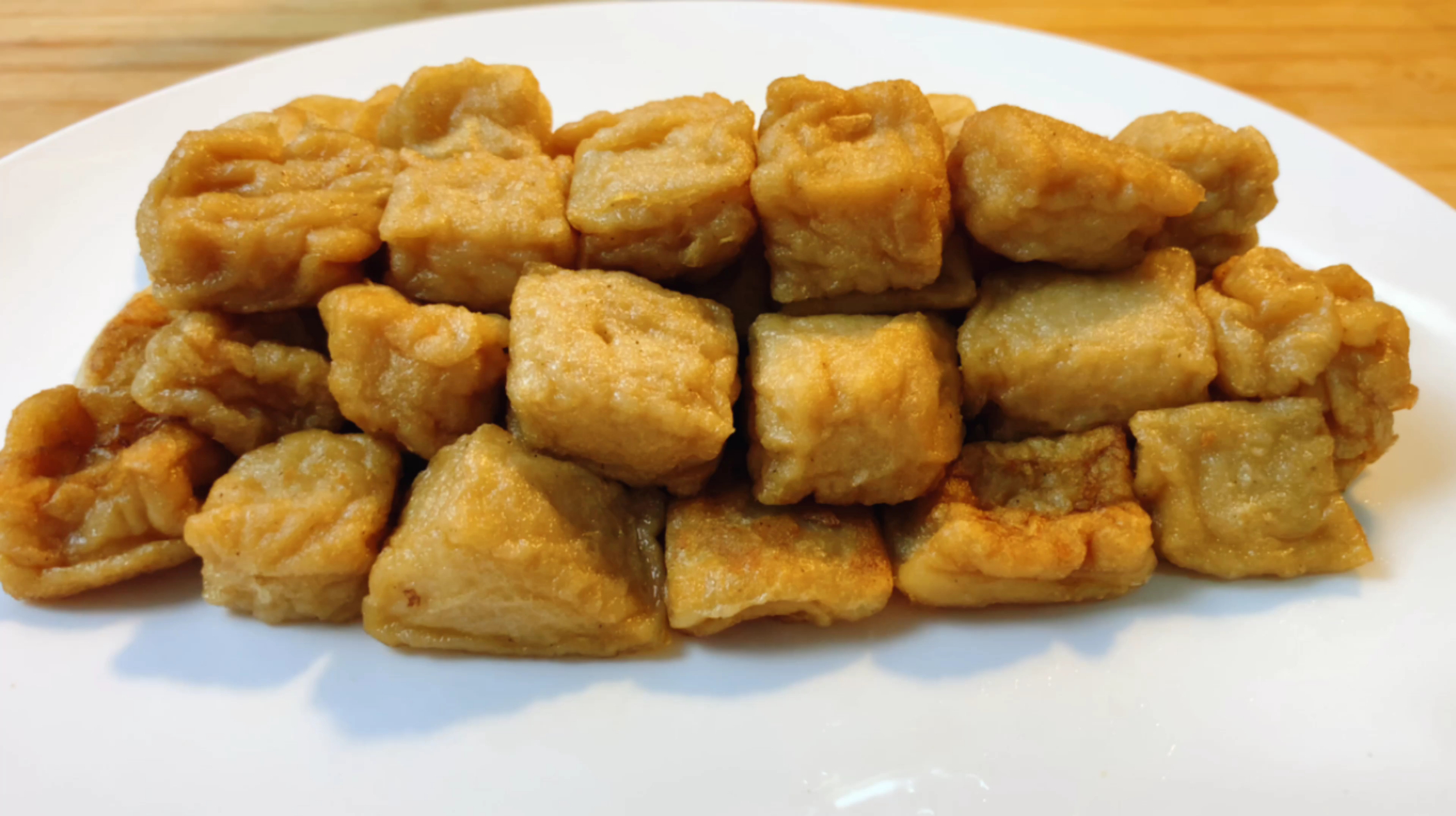 教你做有鱼肉的鱼豆腐，步骤简单，味道鲜美有嚼劲，比买的还好吃