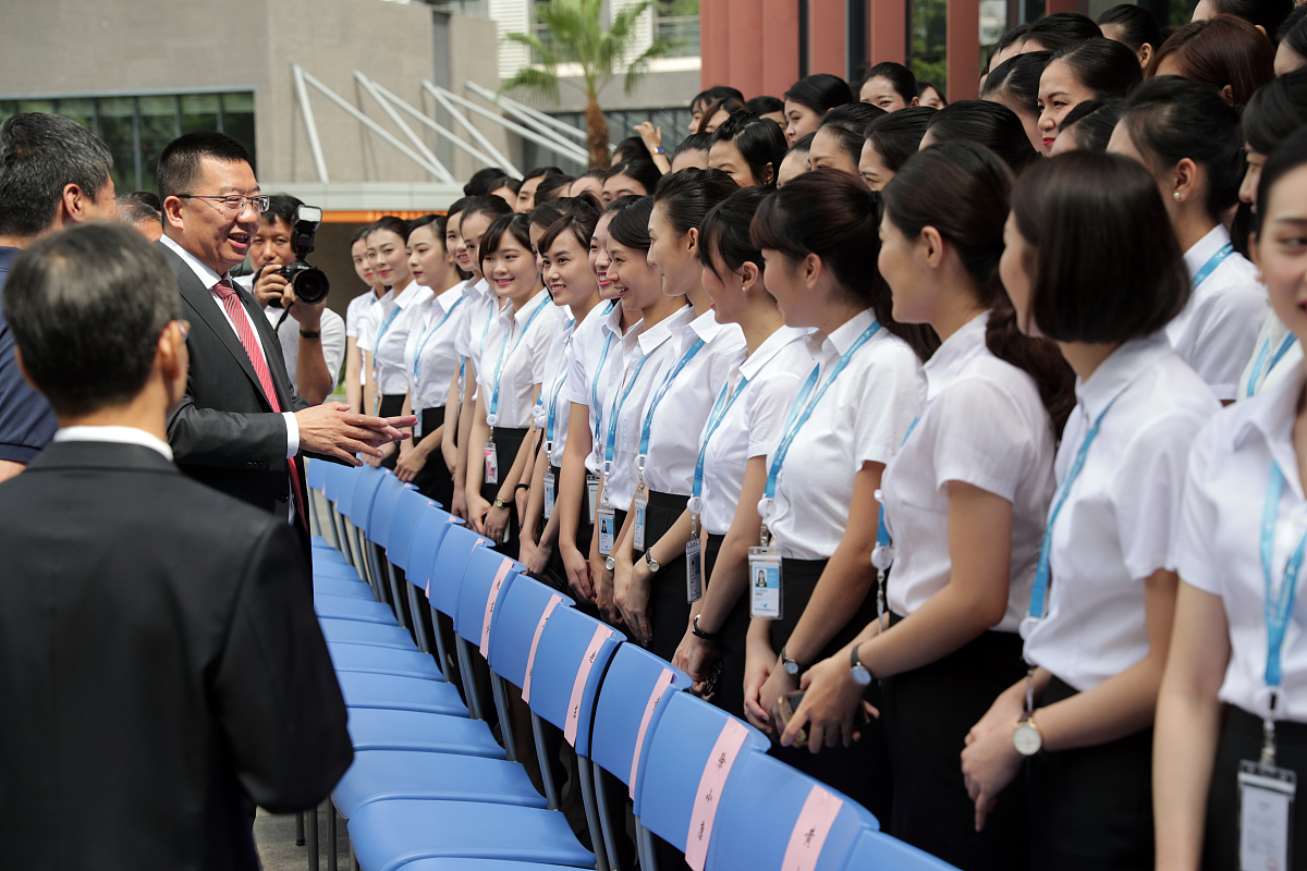 初中毕业生能报读贵阳航空学校航空专业吗？