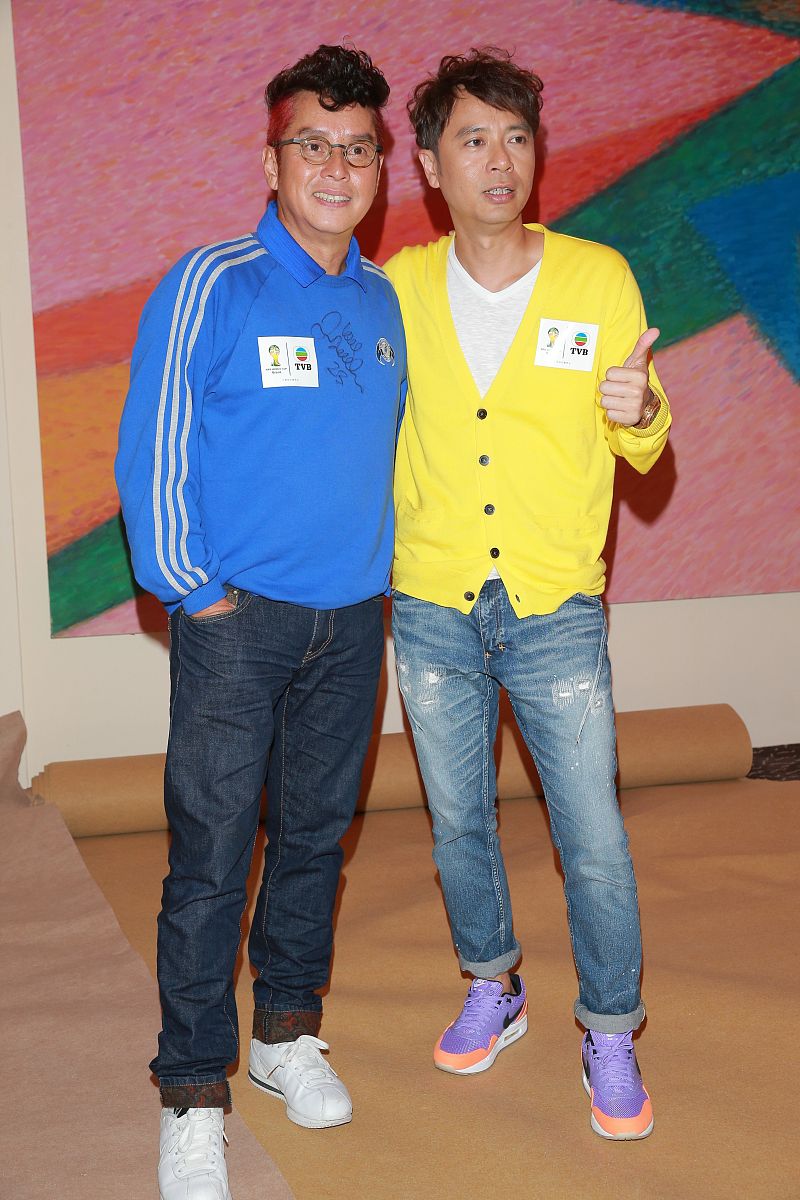 2014年4月24日,香港,巴西世界杯主题曲录音探班.  李克勤 谭咏麟