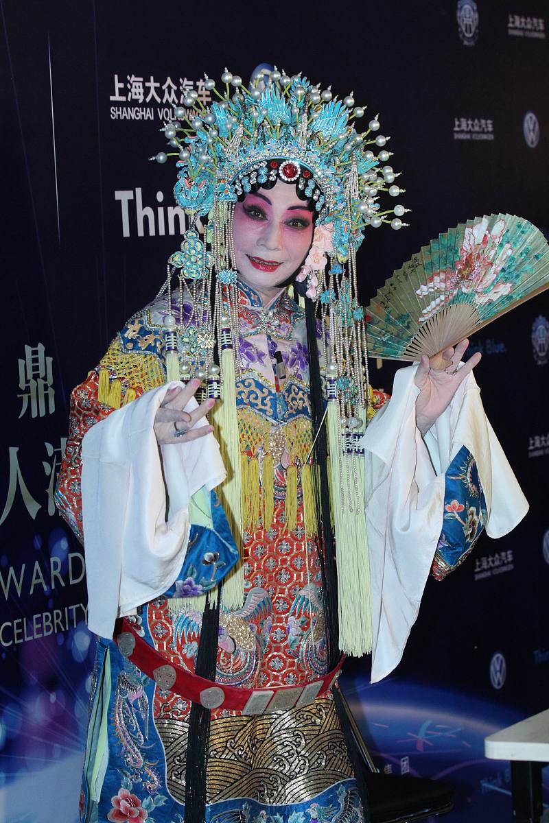 2012年7月4日,北京,"2012华鼎-亚洲演艺名人满意度调查"颁奖盛典.  **