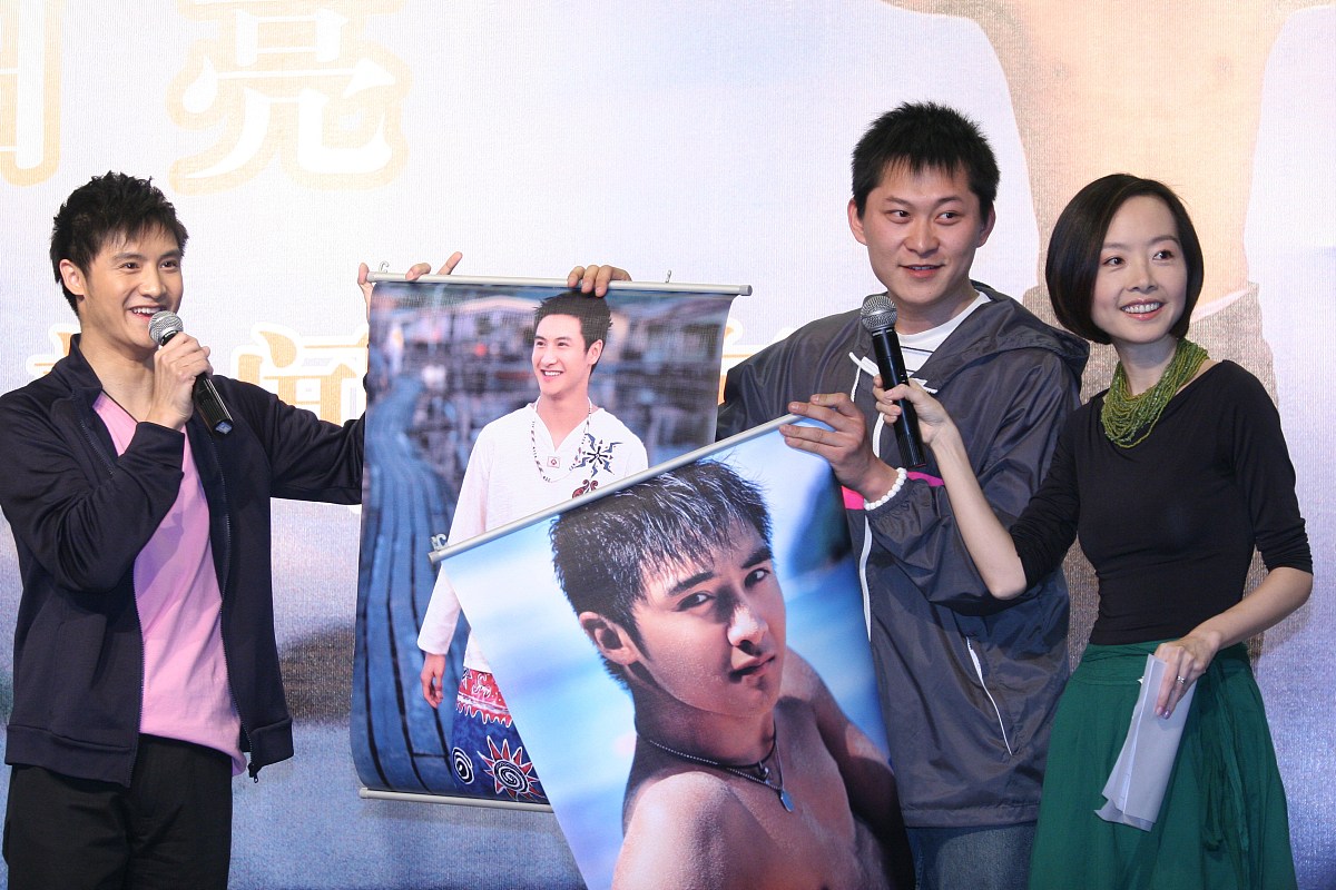 2006年3月16日,北京,奥运跳水冠军田亮推出自传新书《最亮的十米》.++