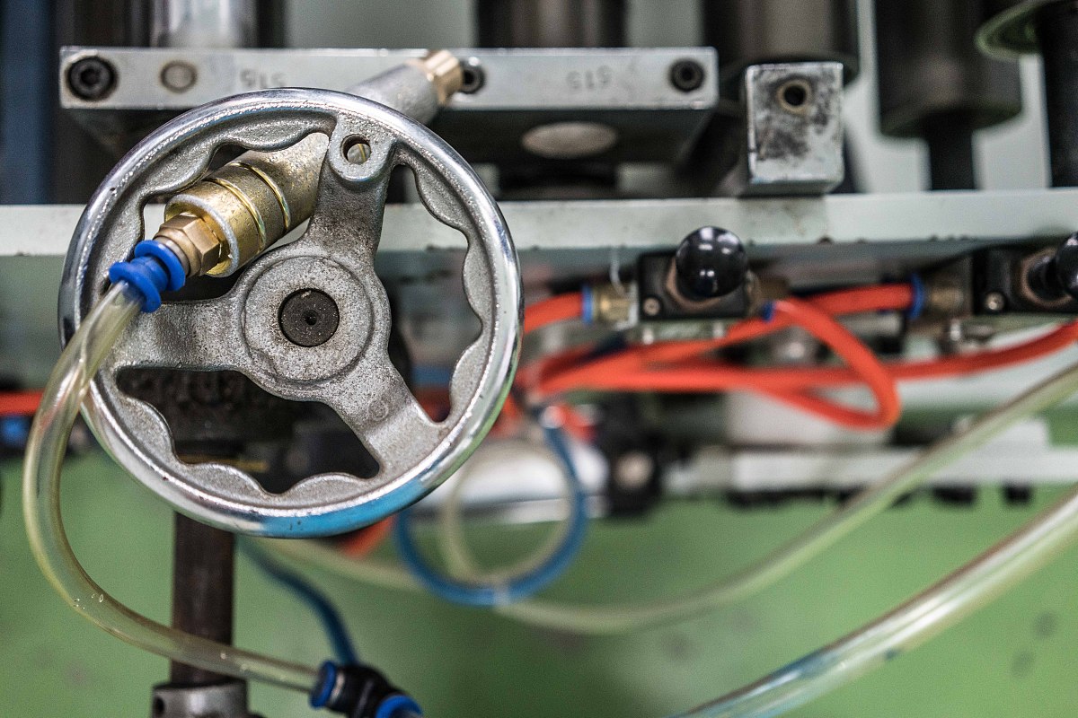 电瓶车换新电池后不走？灯光正常，电机不转的原因和解决方法