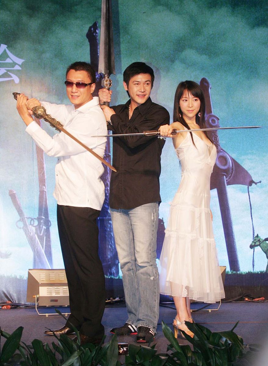 2005年6月17日,电影《七剑下天山》在上海电影节上做前期宣传.孙红雷,