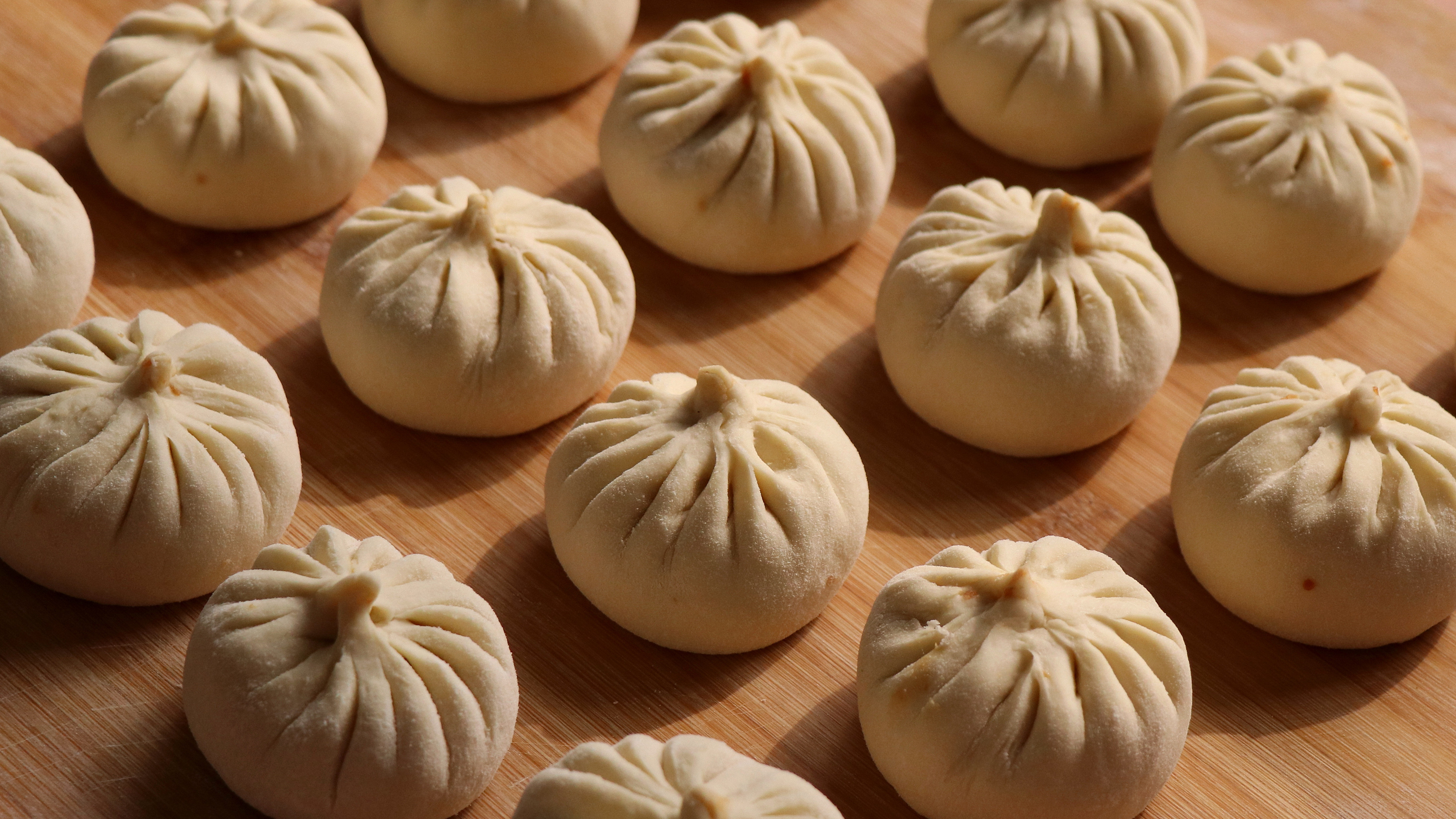 包子这样做才会好看又好吃,掌握这个手法,皮薄馅大,肉味鲜嫩