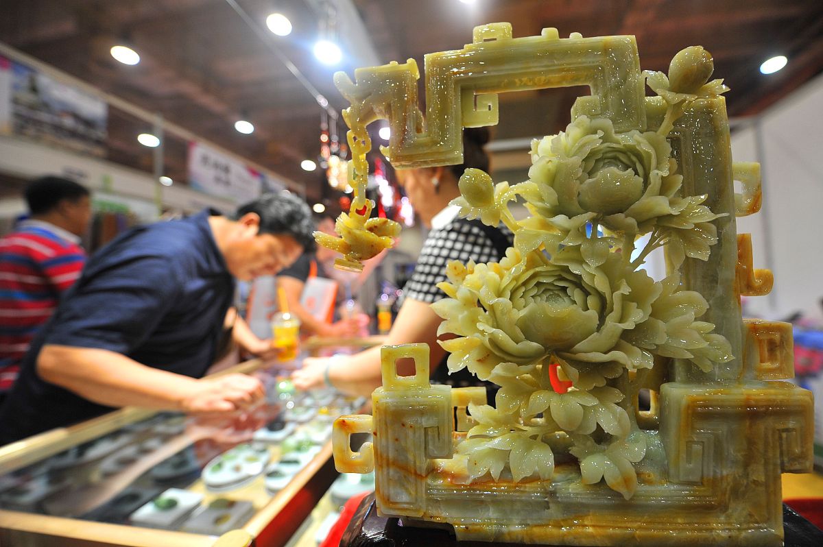 中国历史上的工匠精神实例：蓝田玉雕、古代建筑、传统工艺