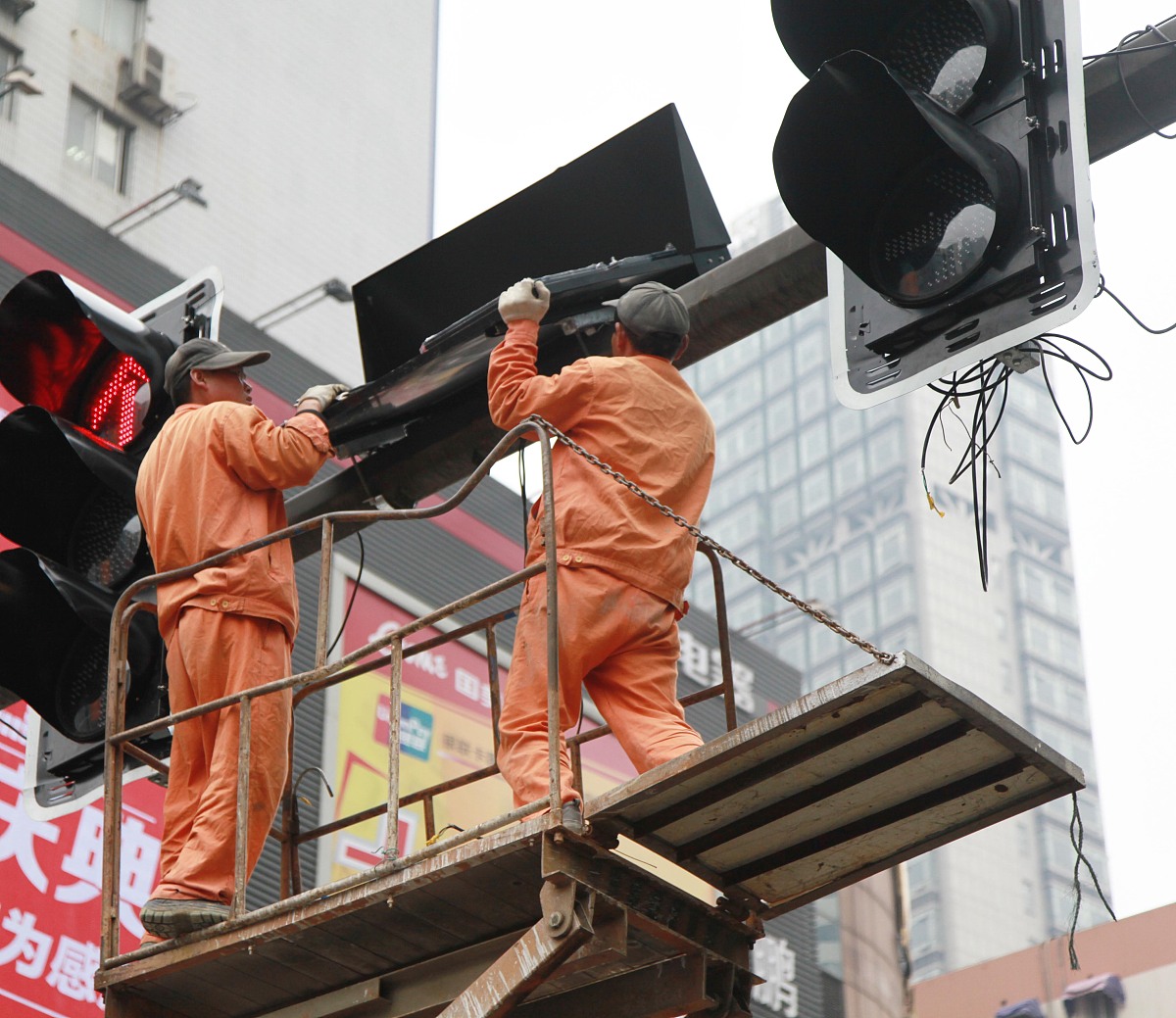 江苏南京市媒体曝光求助热线电话是多少？ 回答必须在500字左右的文章