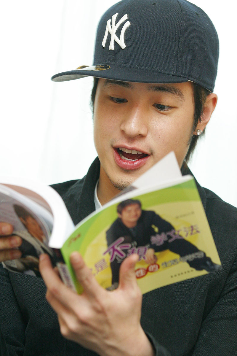 2．已知上下文无关文法G2E为开始符号 G2 E→ET+T T→TFF F→Ei 消除文法左递归并给出改写后的文法产生式。