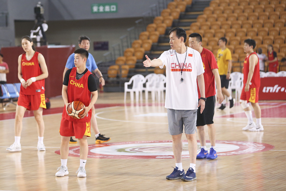 樊国靖 - 中国篮球新秀中锋