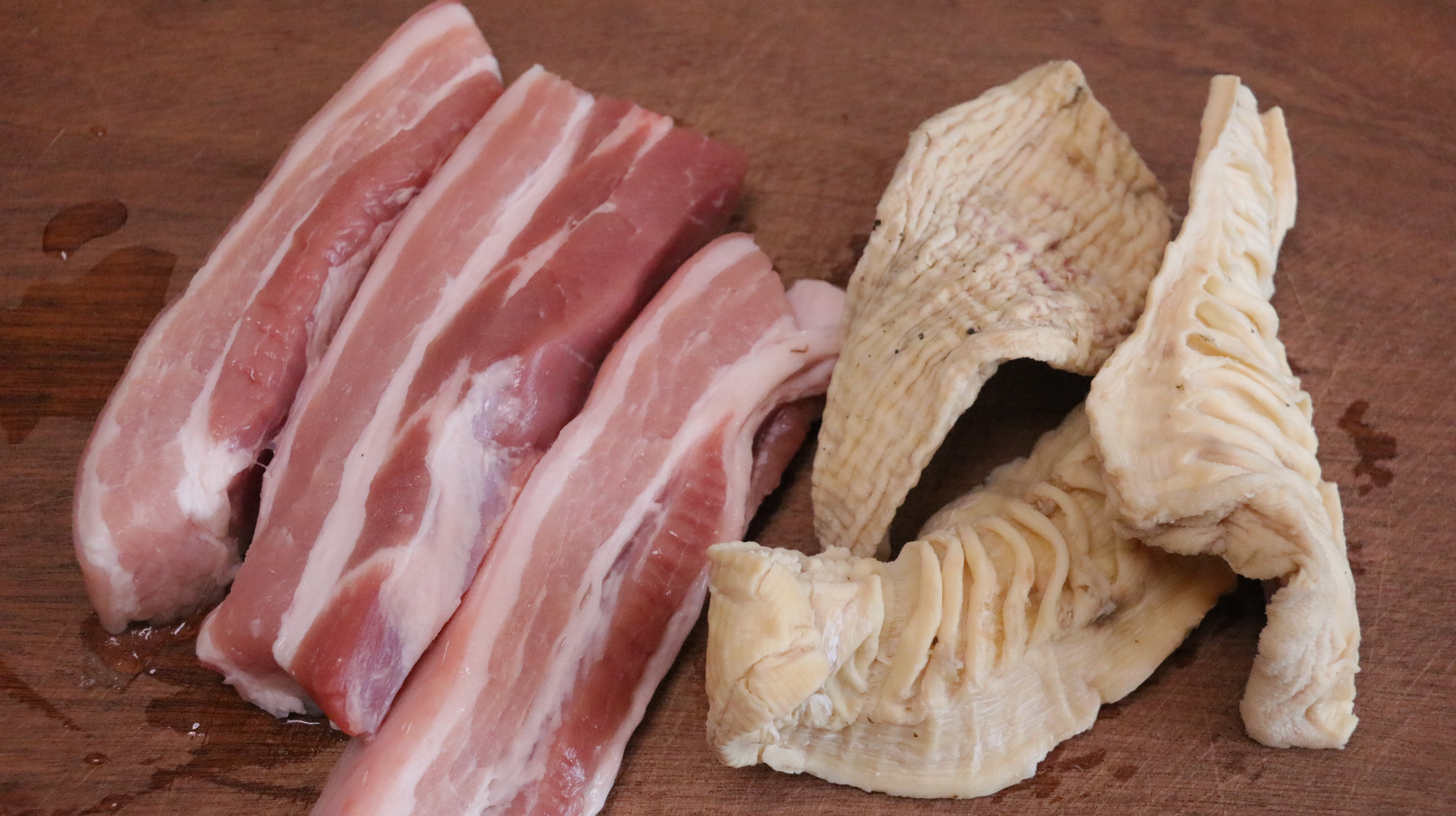 干笋烧肉的家常做法,软烂鲜香,营养入味,色泽红亮看着有食欲