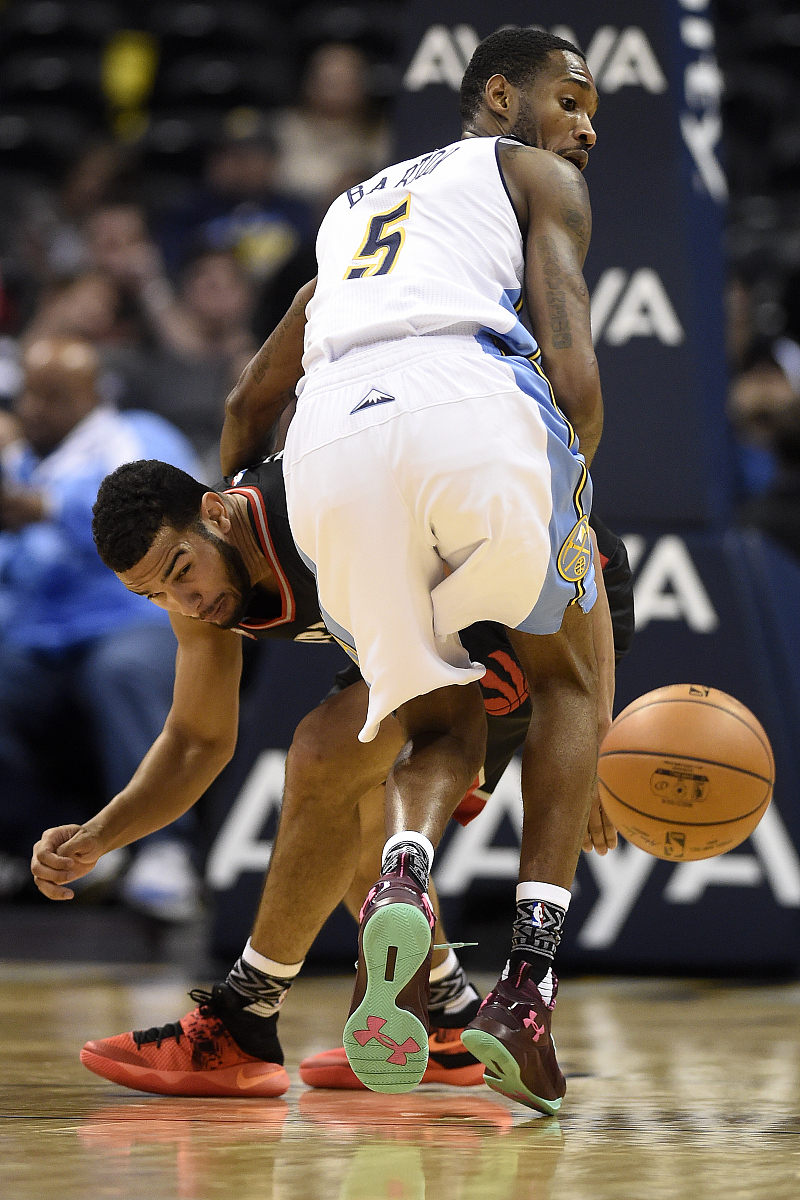 用美式英语写6条关于Carrying Case Cover for Poke Ball Plus Controller Eevee Game Bag的好评以及其好评标题。结果格式为标题：好评内容。不需要空行。