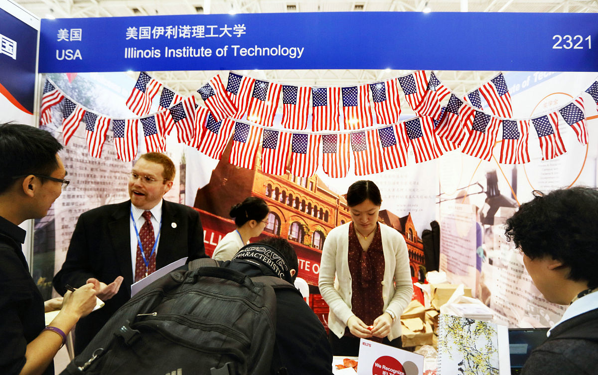 adidas新任CEO访华：中国市场地位重要，加大投资并提升本地化