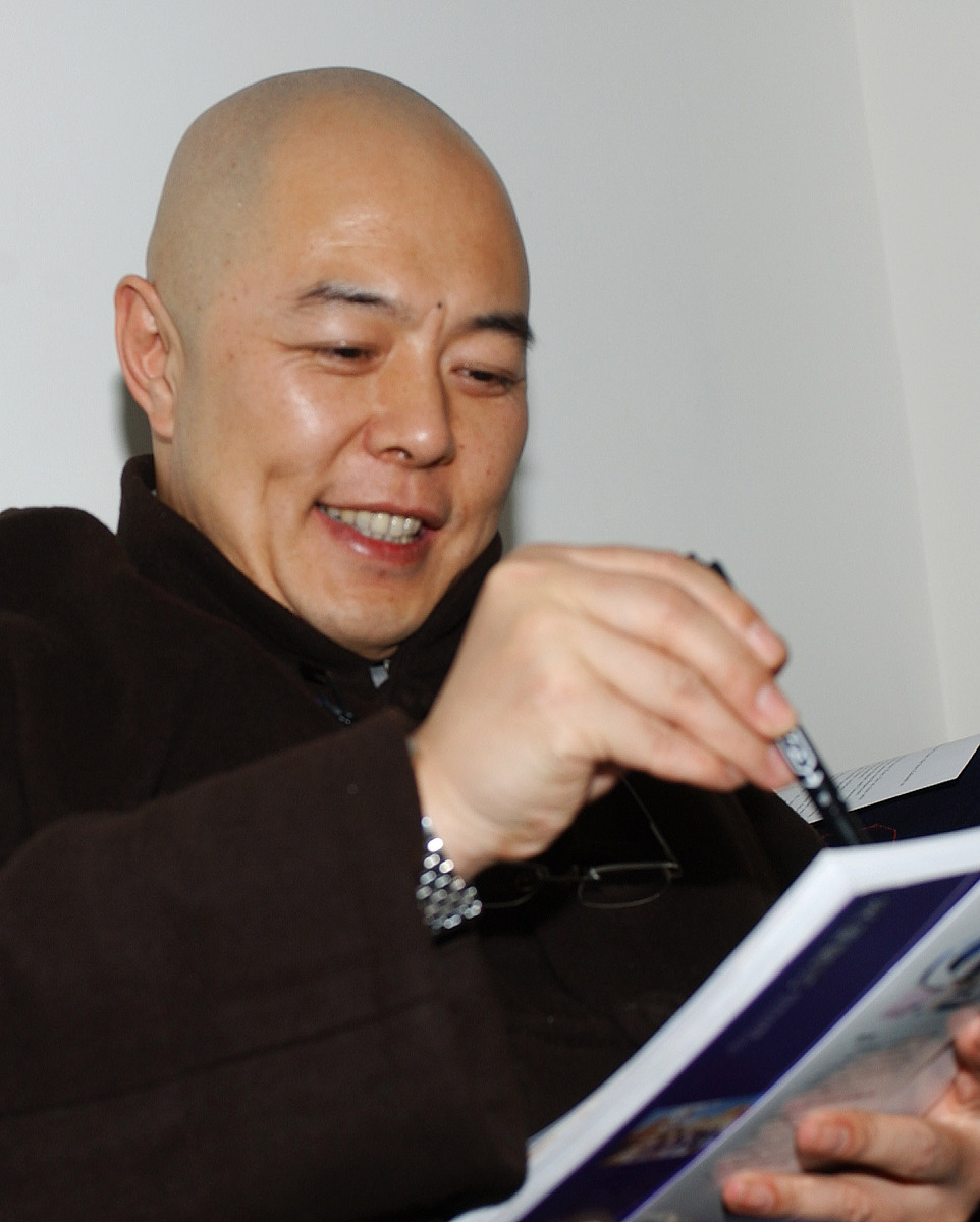 2005年1月16日,即将正式上任广州暨南大学艺术学院院长的张铁林,接受