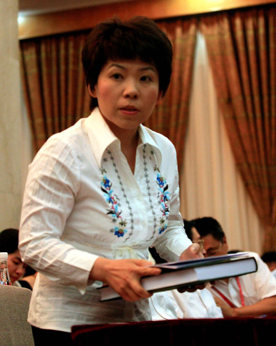 位移速度测量采用30——60米。对 错 2 正确地看待自己与他人将有助于降低应激水平。对 错 3 在任何场地主裁判都可以从主裁椅子上下来查看地上的球印。对 错 4 倒三角臀型的人穿牛仔裤最好看对 错 5 我国举办的男子网球级别最高的是上海网球大师赛对 错 6 比赛进行中运动员A还击球时出现失误但裁判员却未判决运动员B可在往返对打中声明此事从而使自己获得这一分。对 错 7 短盘制比赛结