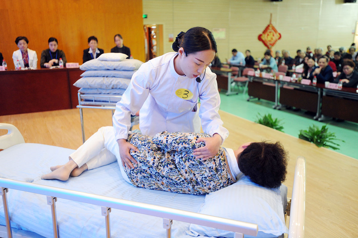 2023年武汉助产学校招生简章 - 培养优秀的助产专业人才