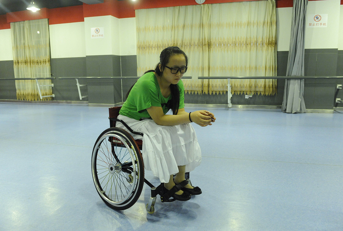 人生的悲哀：一首关于命运与坚强的诗