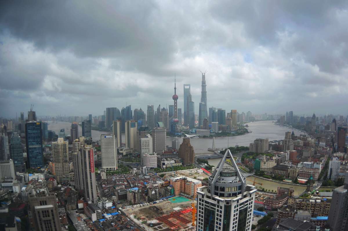 ***_***2013年8月22日,上海,受台风"潭美"外围环流影响 申城上空乌云