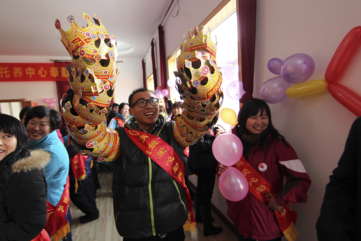 ***_***2012年12月2日,山东青岛,为迎接即将到来的"世界残疾人日",记